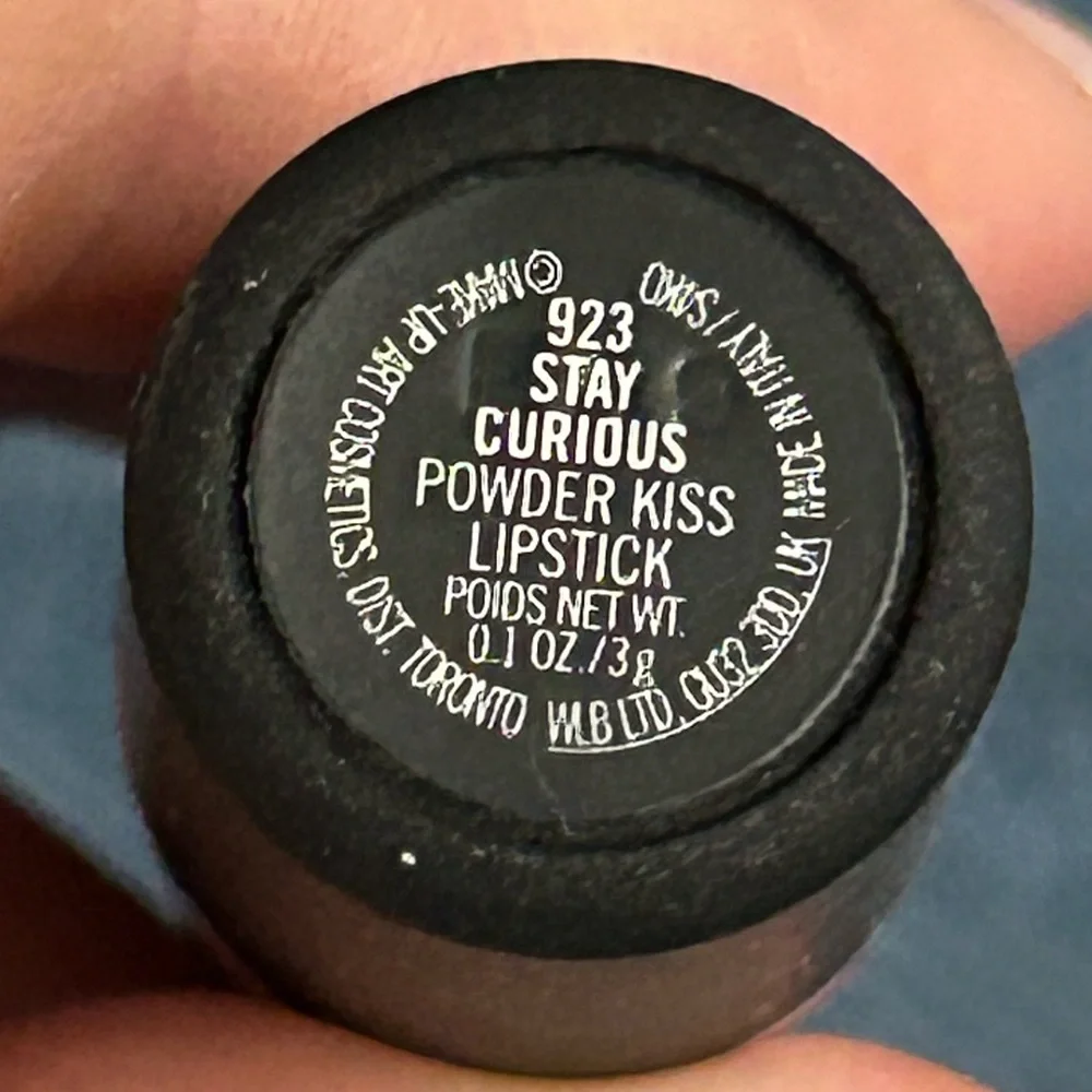 MAC Powder Kiss Lipstick in Stay Curious - NWT - Picture 4 of 5
